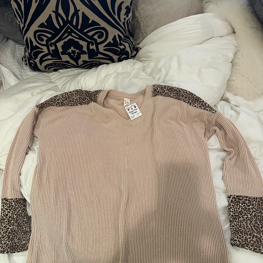 7th Ray Beige and Leopard Print Sweatshirt